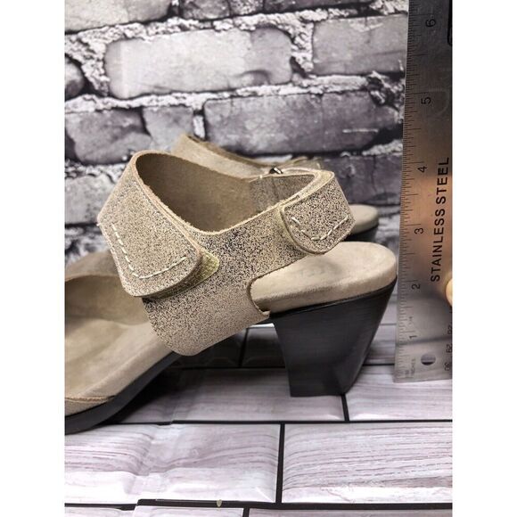 Munro American Taupe Shimmer Leather Strap  Casual Heels Women’s Sz 8.5M US/39EU - Picture 14 of 16